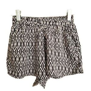 Women's Black and White Stretch Loose Fit Casual Shorts Small